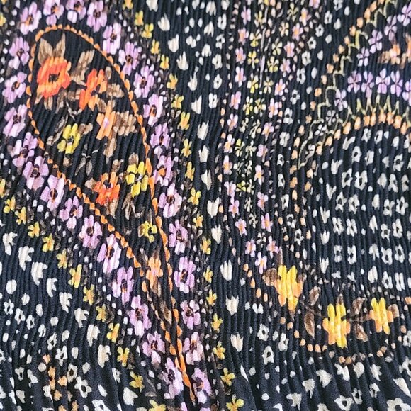 Ninety Brown Paisley Pleated Blouse with Bell Sleeve Size M - Boho Flowy - Picture 6 of 10